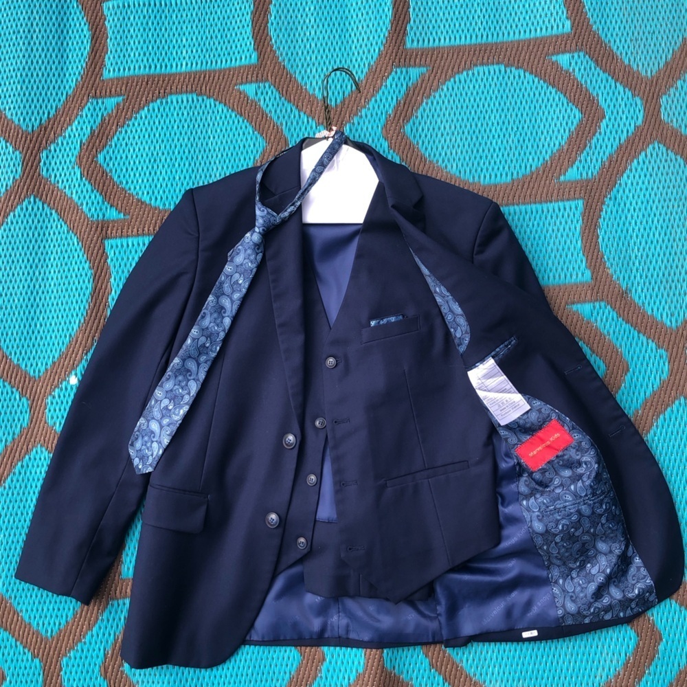 NWOT Marvelous  Kids Navy Suit Jacket Pants Vest Tie 16